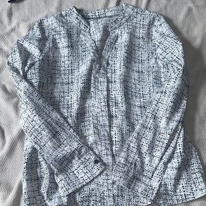 Women’s White and Navy Patterned Button-Front Blouse